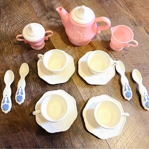 Vintage little tikes tea set